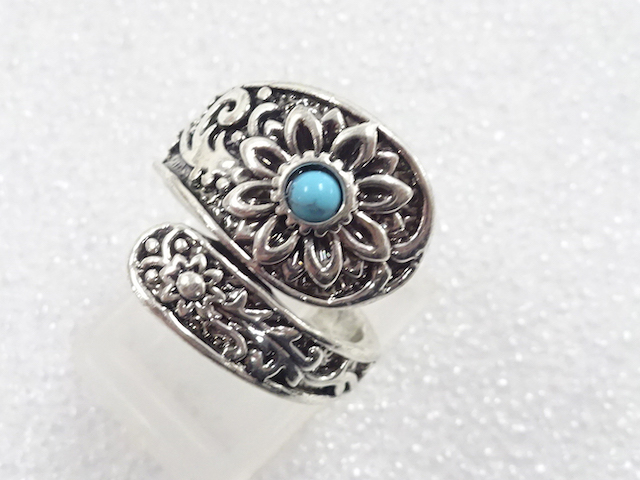 JAPANESE KIMONO / ANTIQUE COLORED STONE RING (SIZE 11)